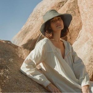 Freya Hazel Linen Bucket Hat in Sage